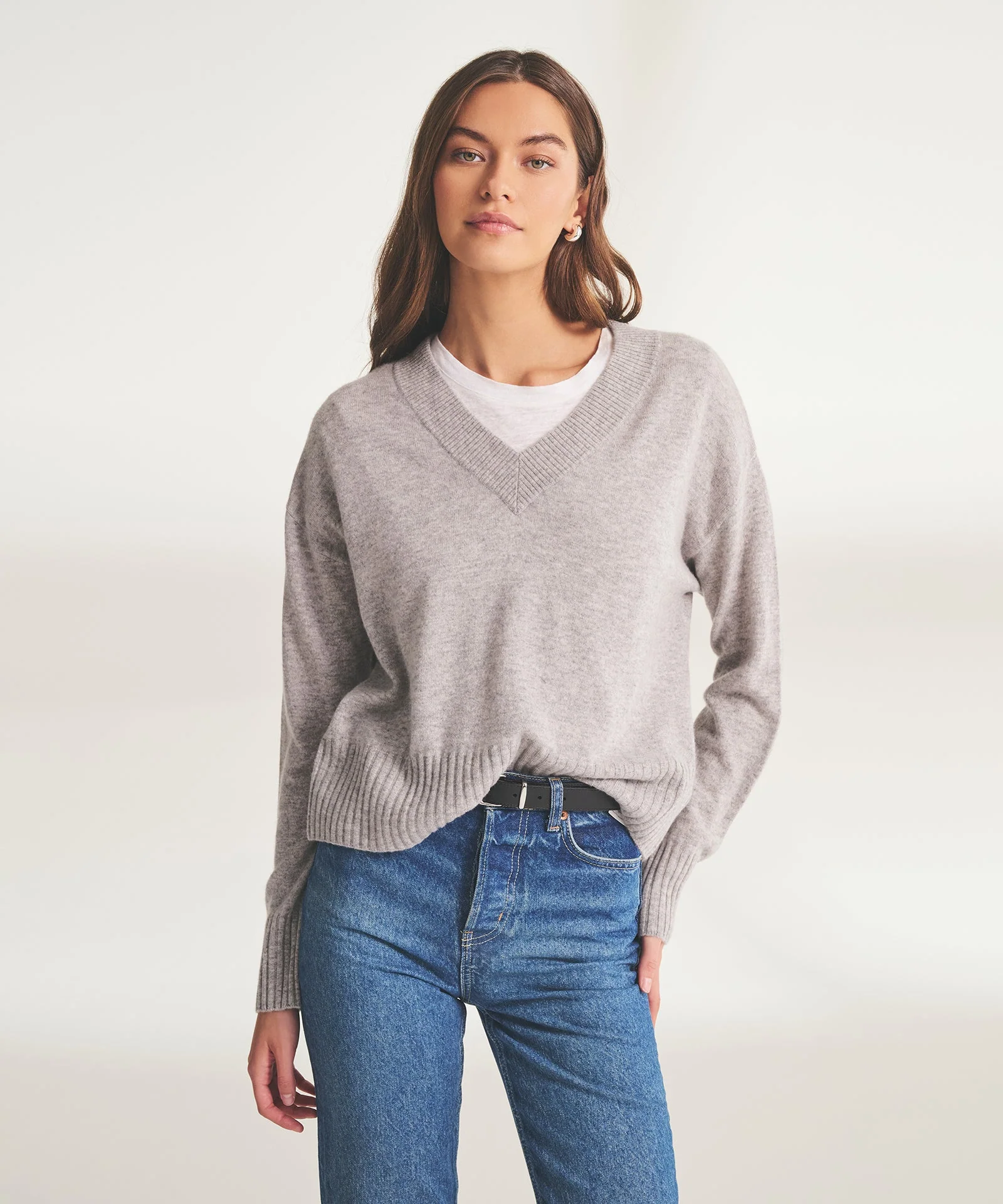 Signature Cashmere Classic V-Neck Sweater - Image 6