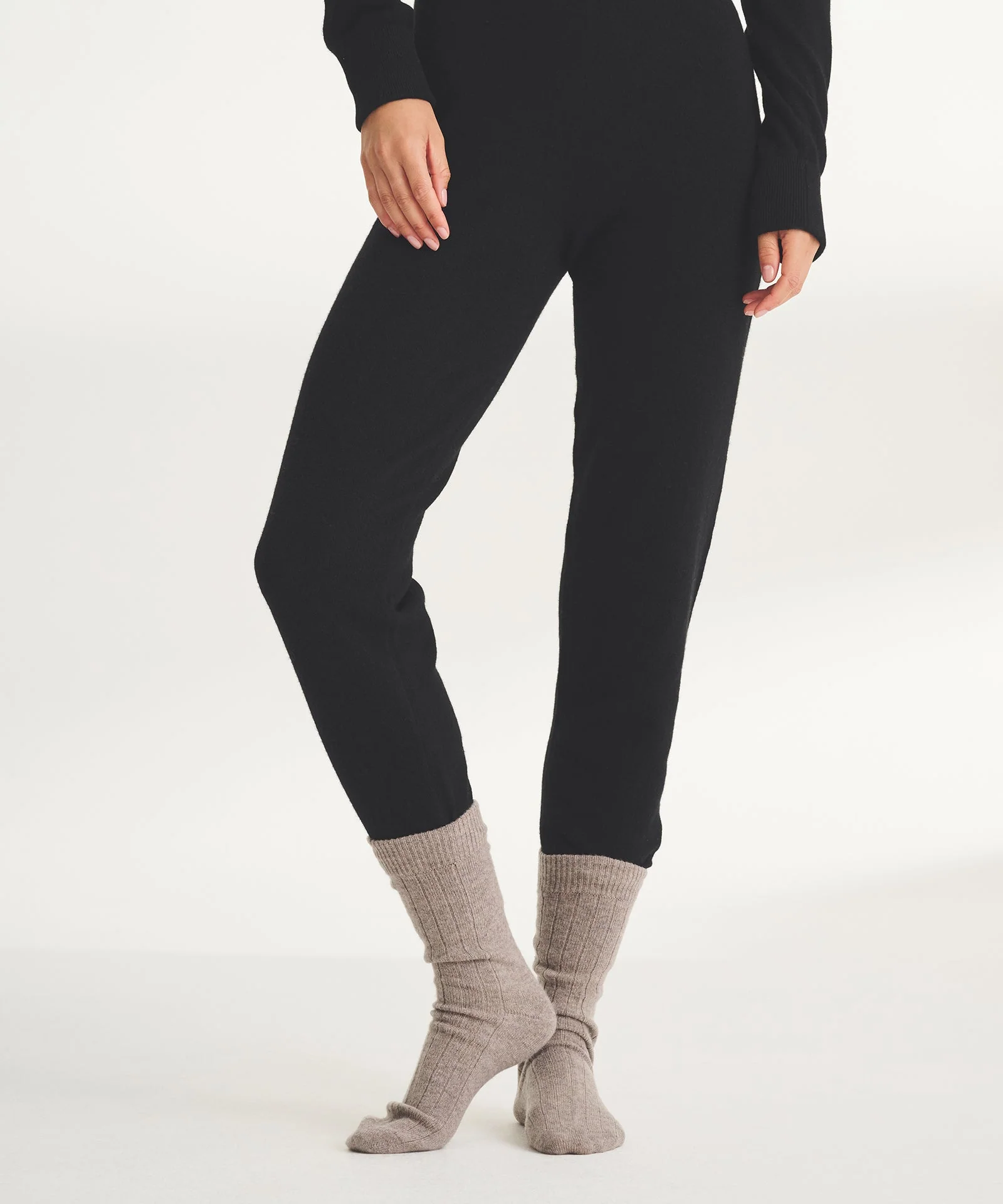 Signature Cashmere Ribbed Socks - Image 12