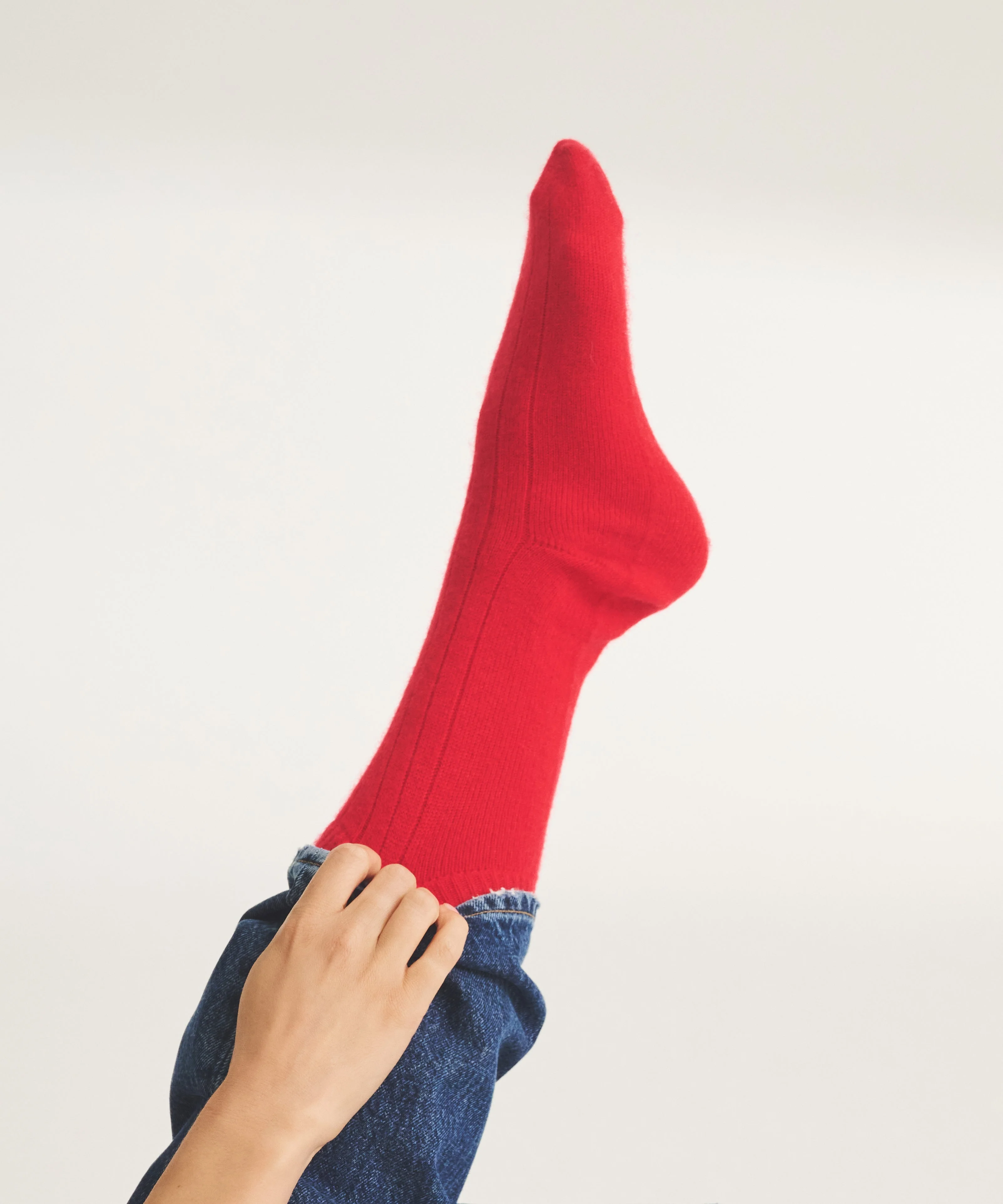 Signature Cashmere Ribbed Socks - Image 13