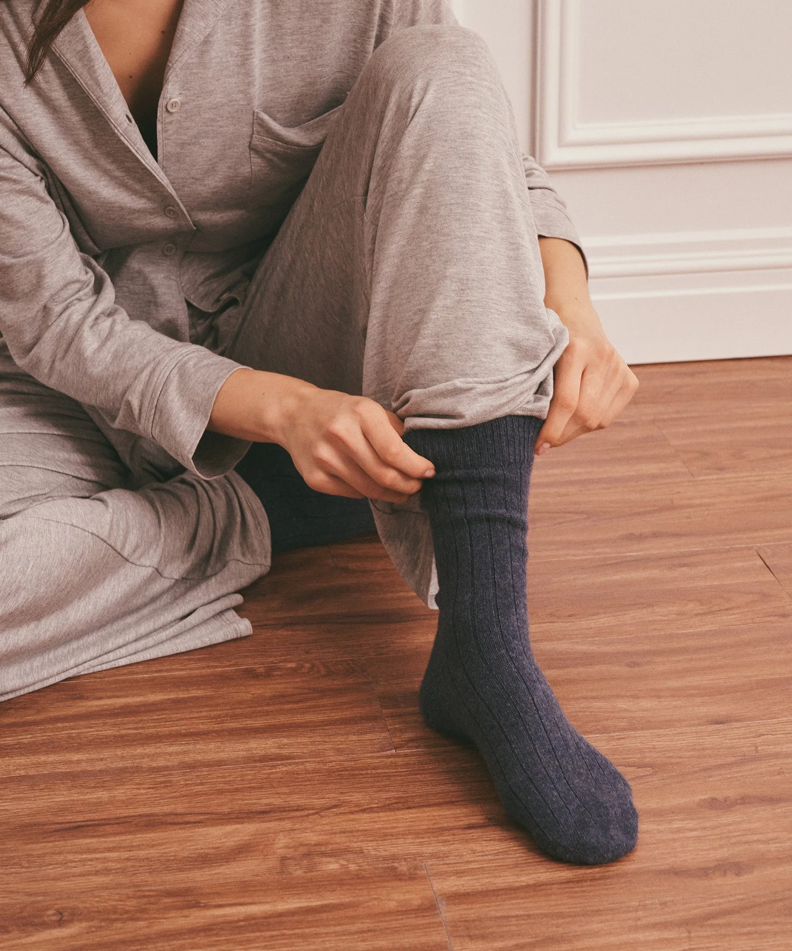 Signature Cashmere Ribbed Socks - Image 16