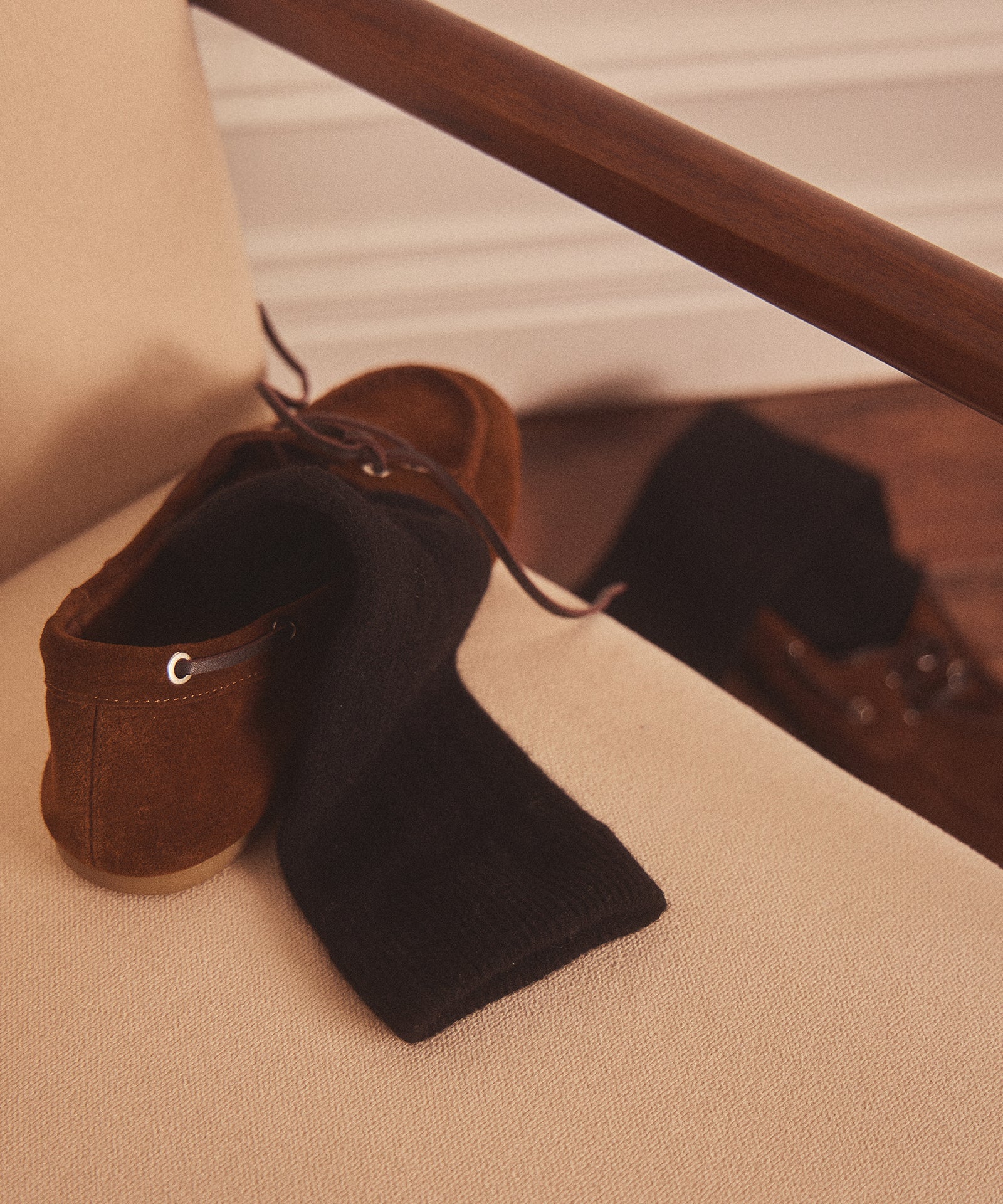Signature Cashmere Ribbed Socks - Image 20