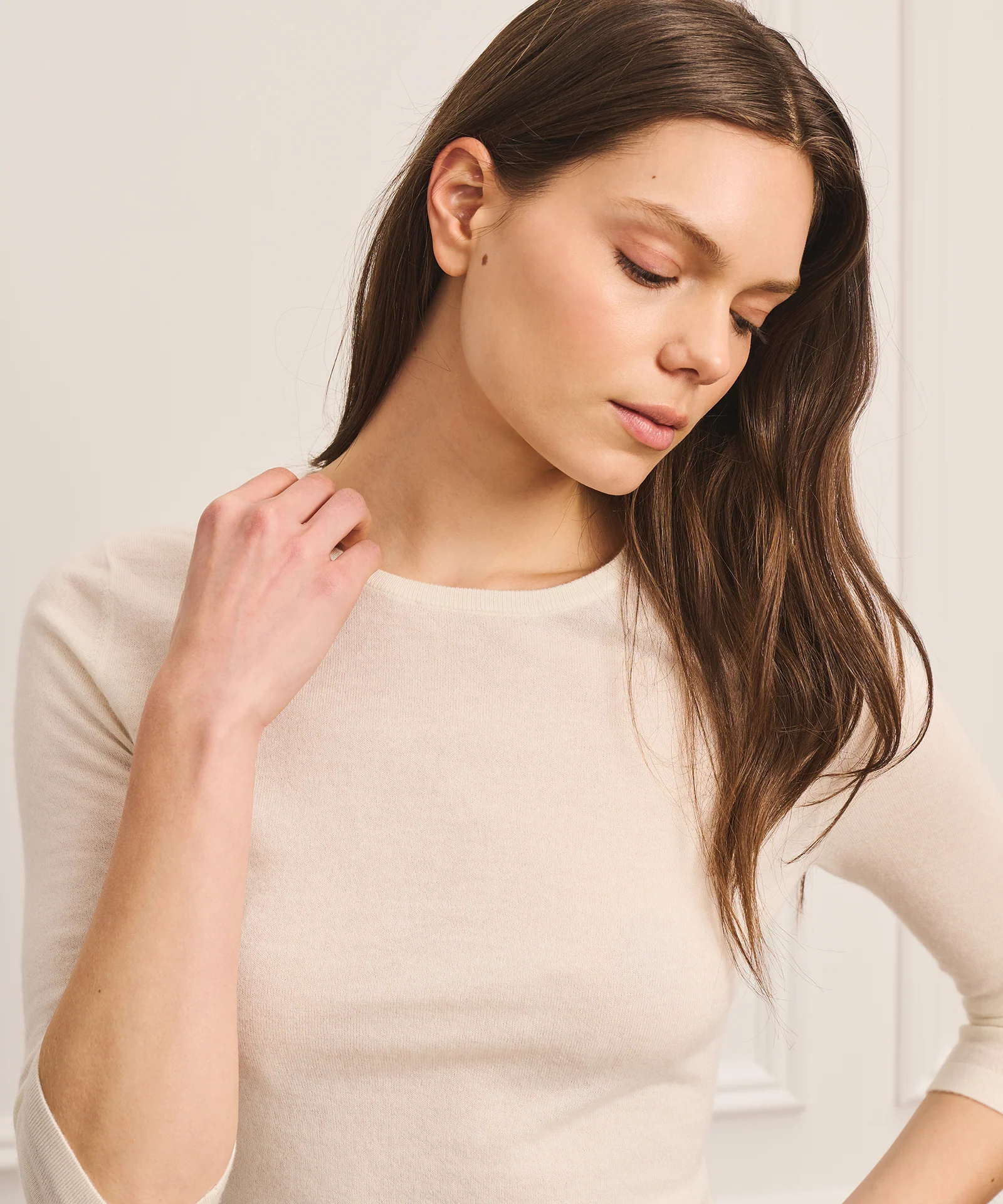 Super Fine Cashmere Three-Quarter Sleeve Crewneck Sweater - Image 8