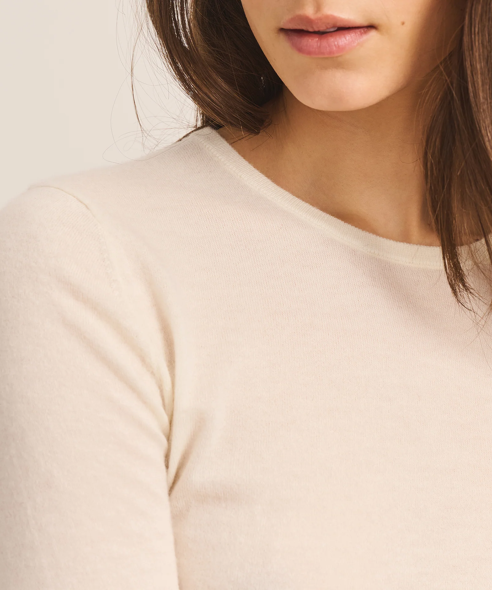 Super Fine Cashmere Three-Quarter Sleeve Crewneck Sweater - Image 9