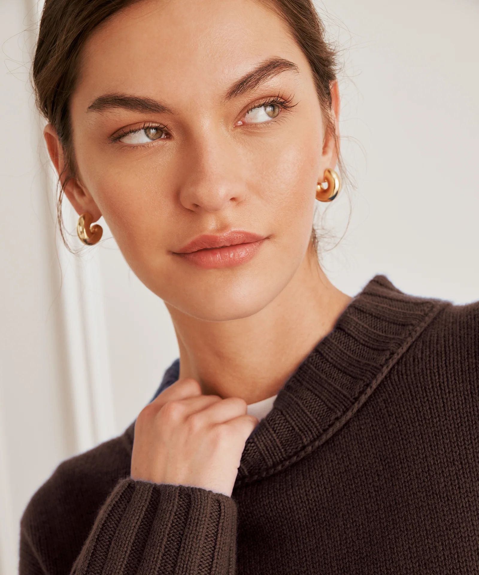 Super Luxe Cashmere Crewneck Sweater - Image 10