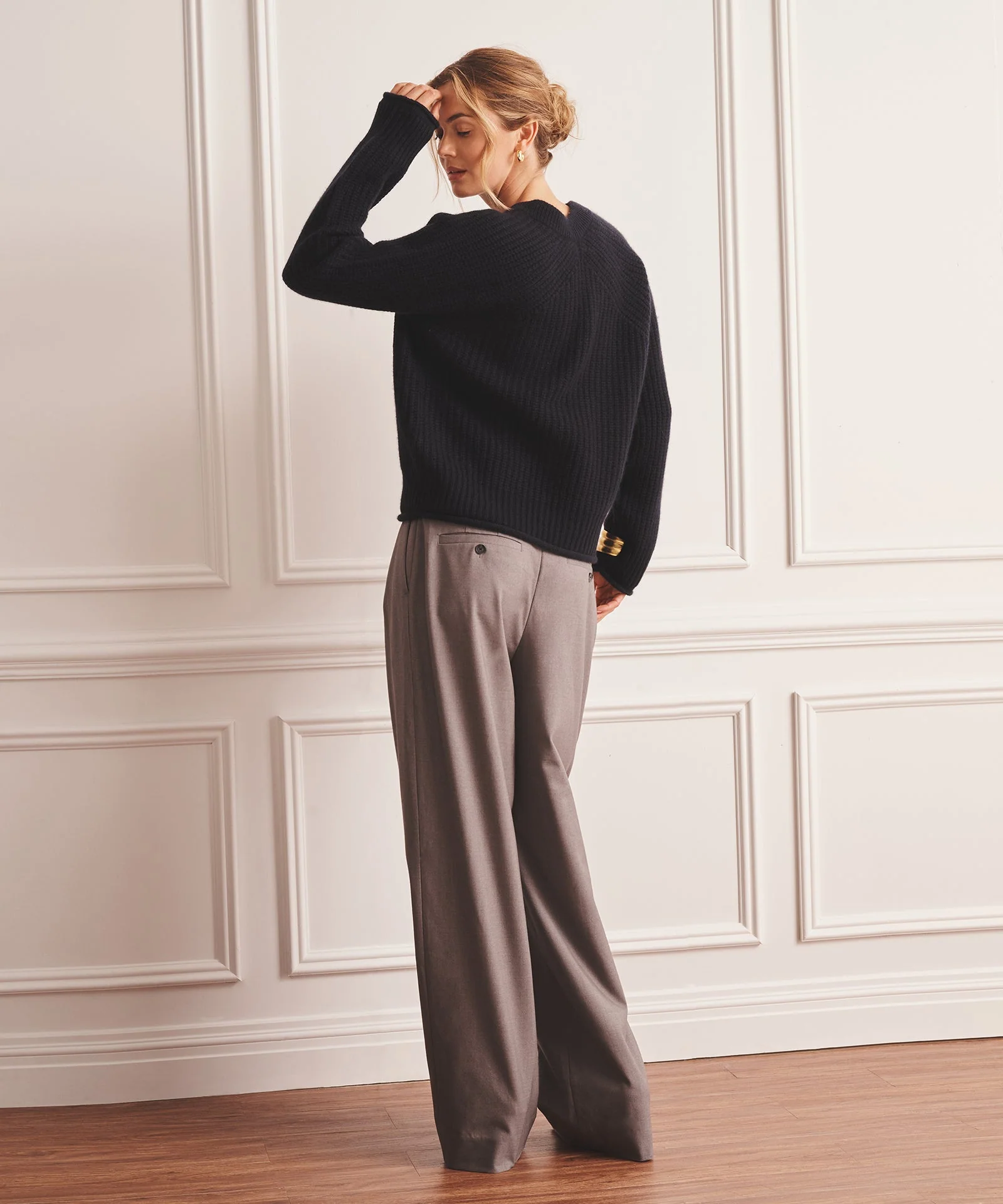 Luxe Cashmere Fisherman V-Neck Sweater - Image 12