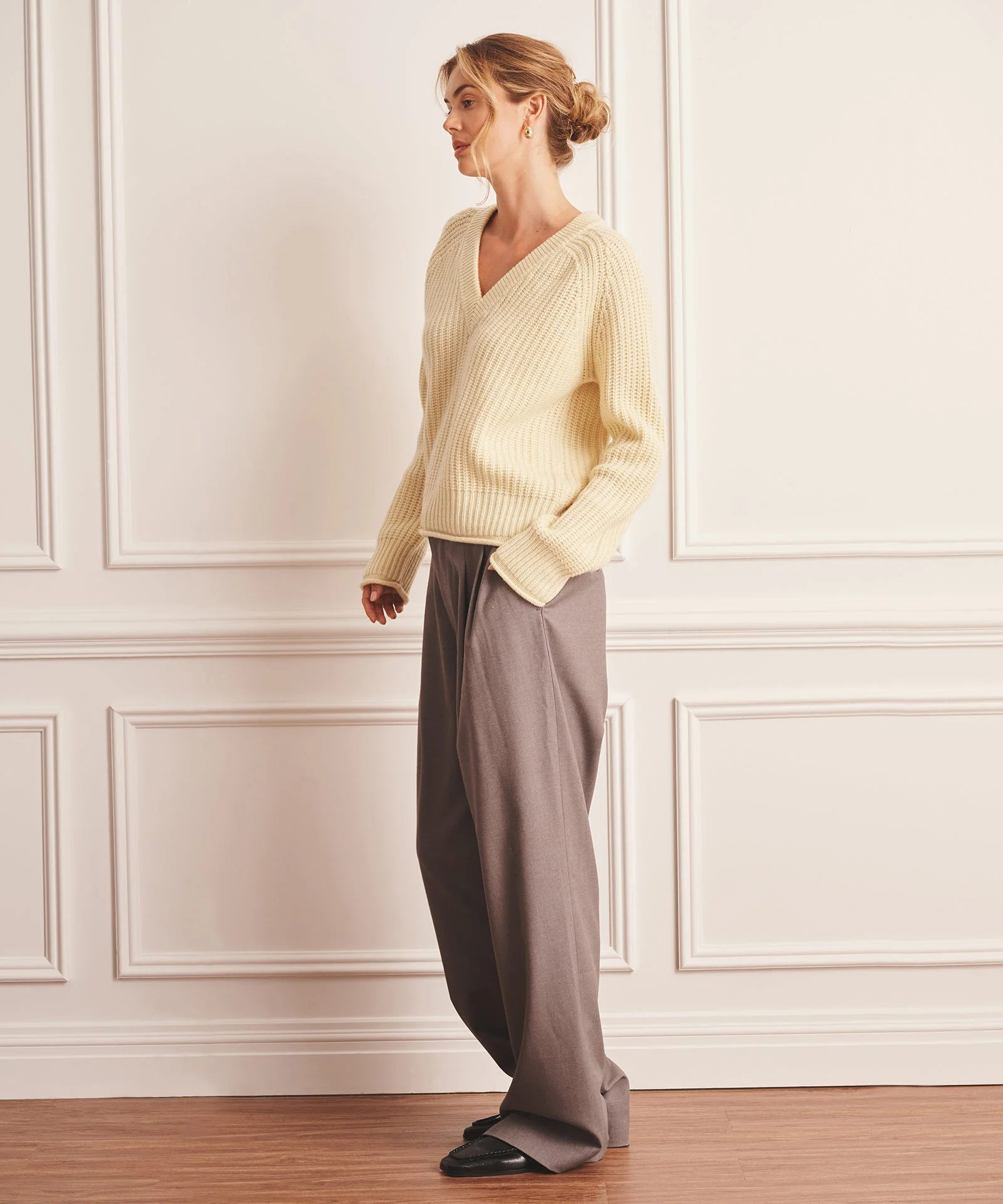 Luxe Cashmere Fisherman V-Neck Sweater - Image 15