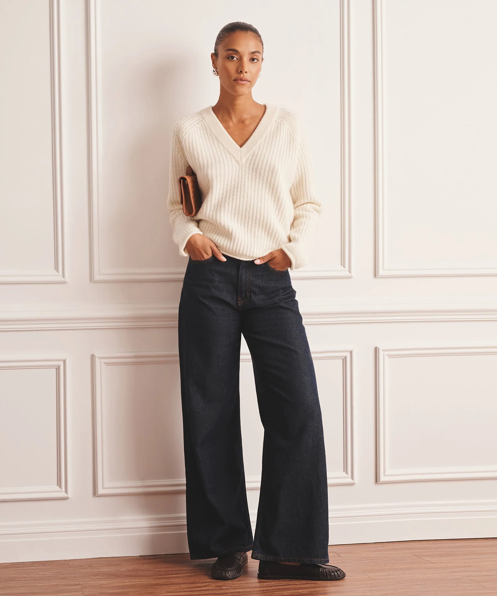 Luxe Cashmere Fisherman V-Neck Sweater - Image 17