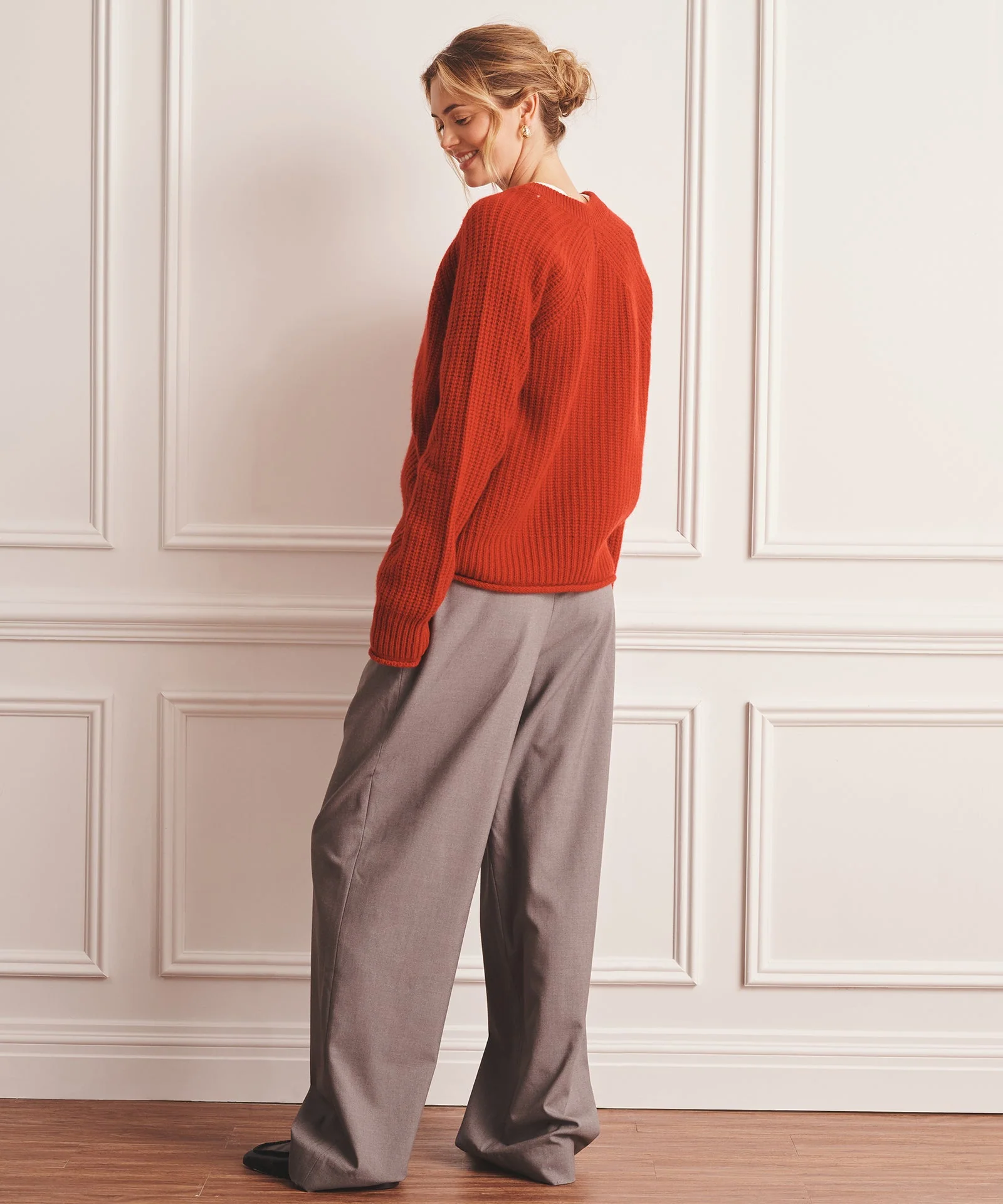 Luxe Cashmere Fisherman V-Neck Sweater - Image 9