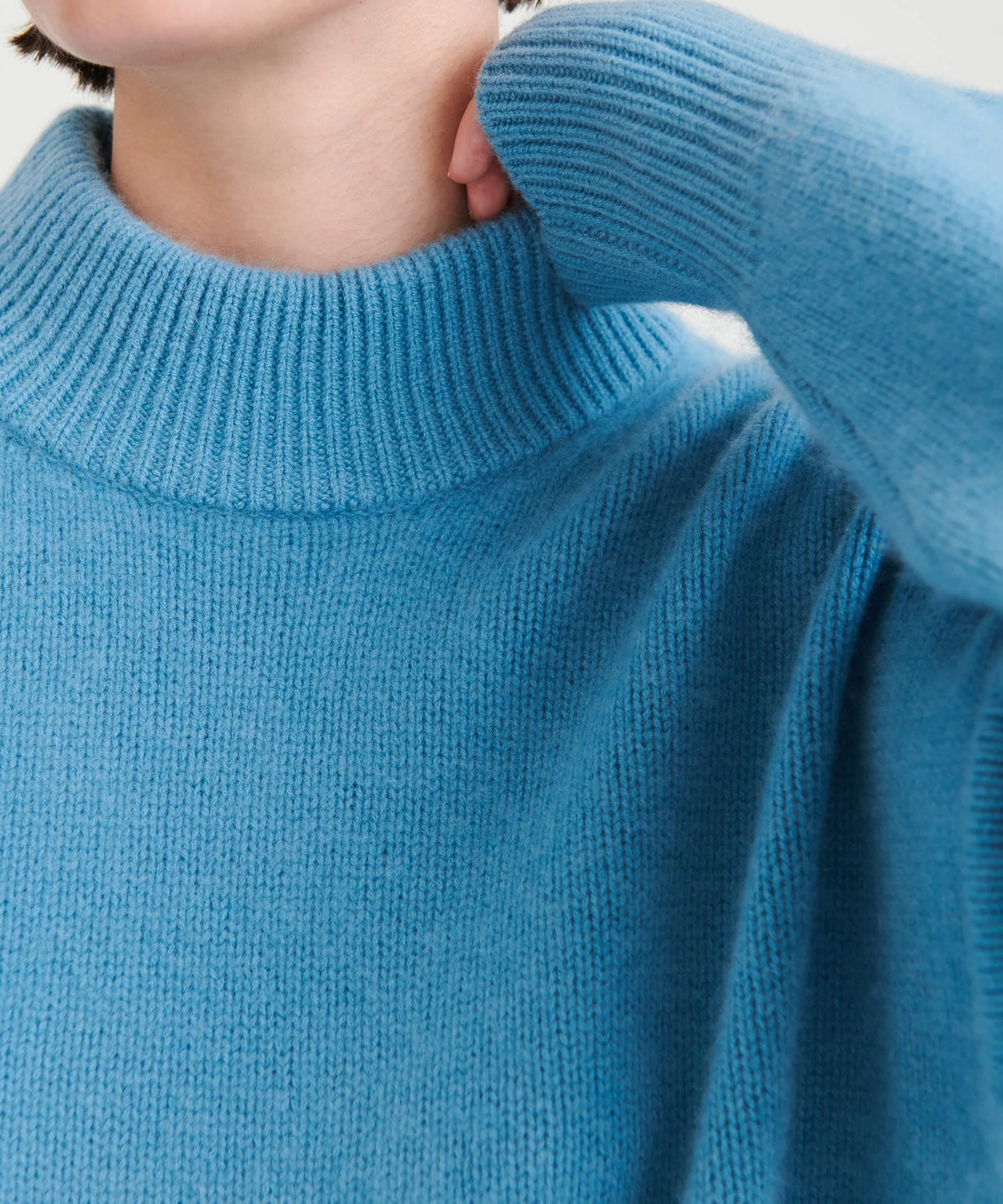 Super Luxe Cashmere Mockneck Sweater - Image 16