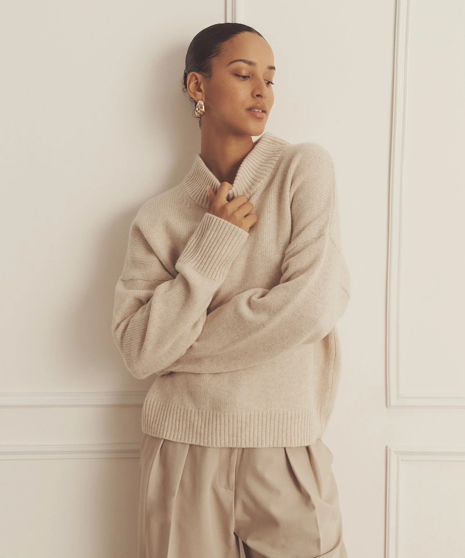 Super Luxe Cashmere Mockneck Sweater - Image 49