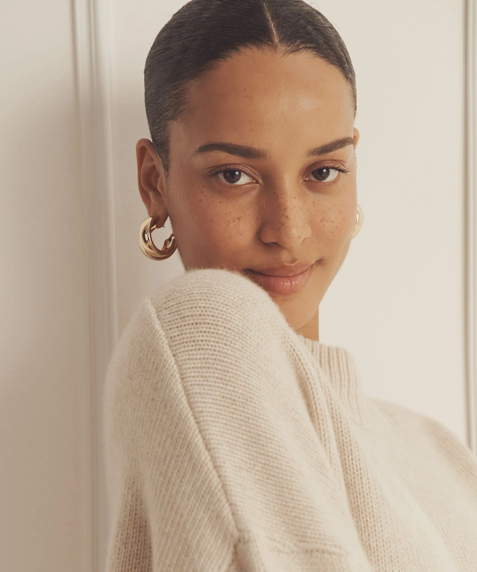 Super Luxe Cashmere Mockneck Sweater - Image 51