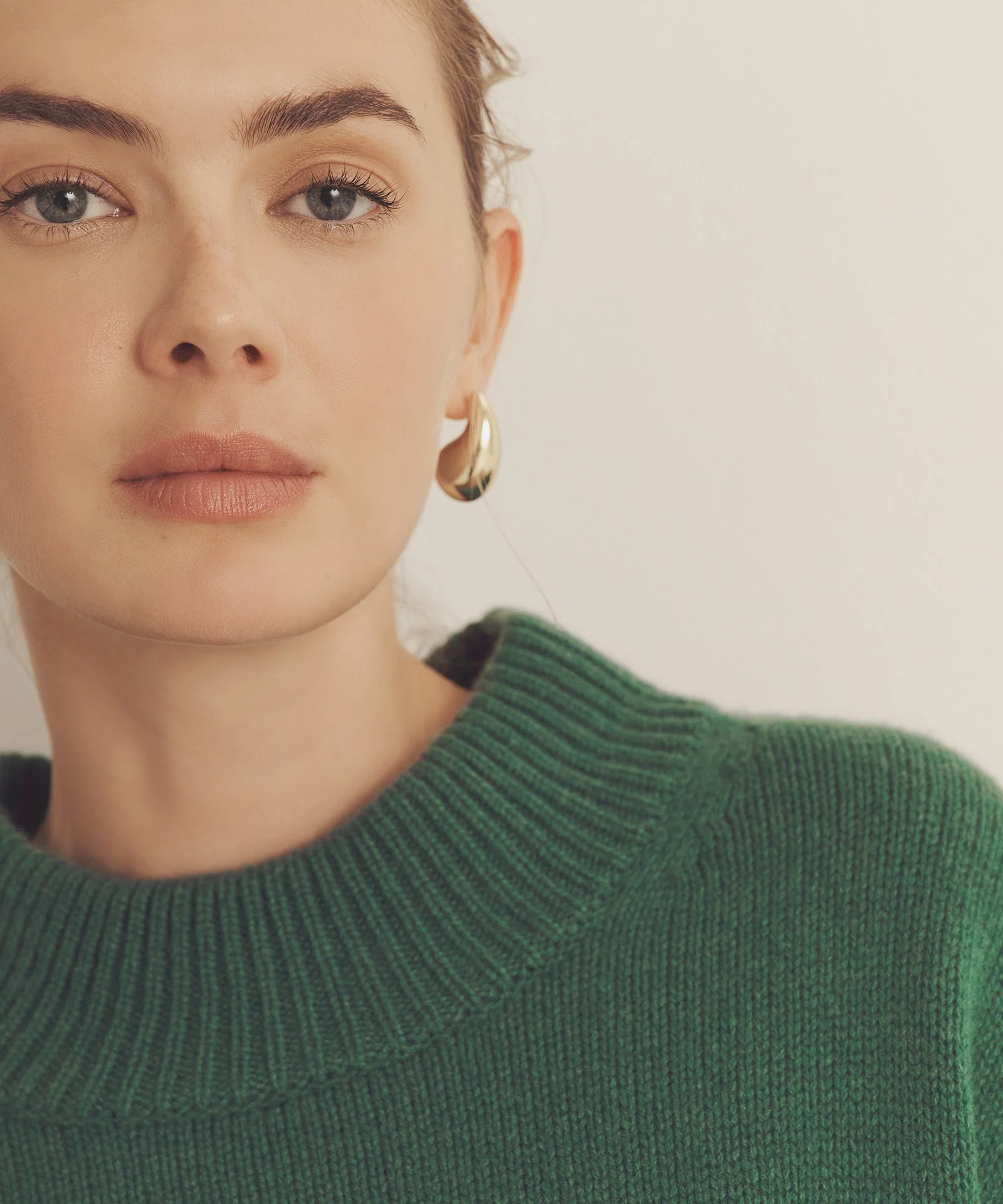 Super Luxe Cashmere Mockneck Sweater - Image 7