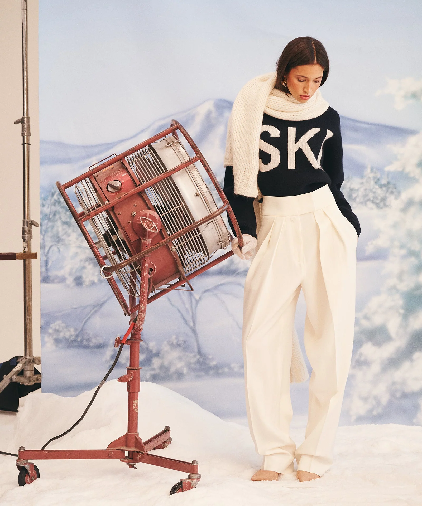 Super Luxe Cashmere Ski Crewneck Sweater - Image 4
